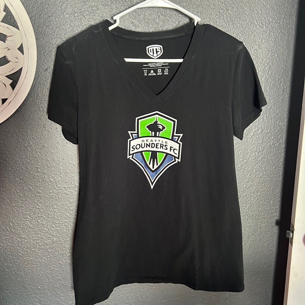 Seattle Sounders soccer shirt large